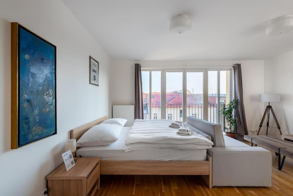 Sunny Safron Apartment プラハ エクステリア 写真