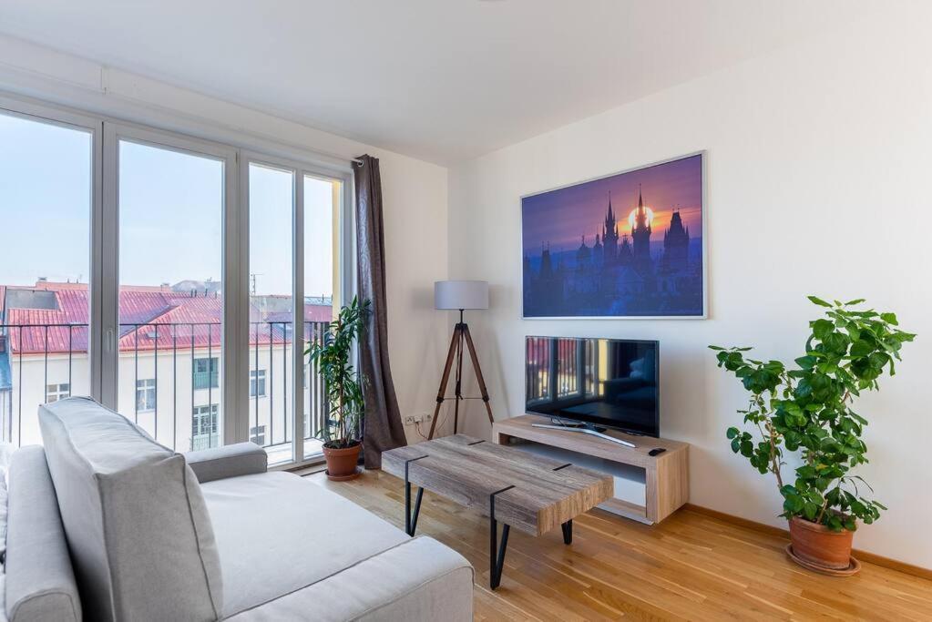 Sunny Safron Apartment プラハ エクステリア 写真