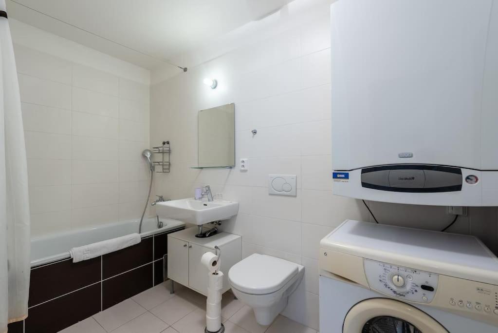 Sunny Safron Apartment プラハ エクステリア 写真