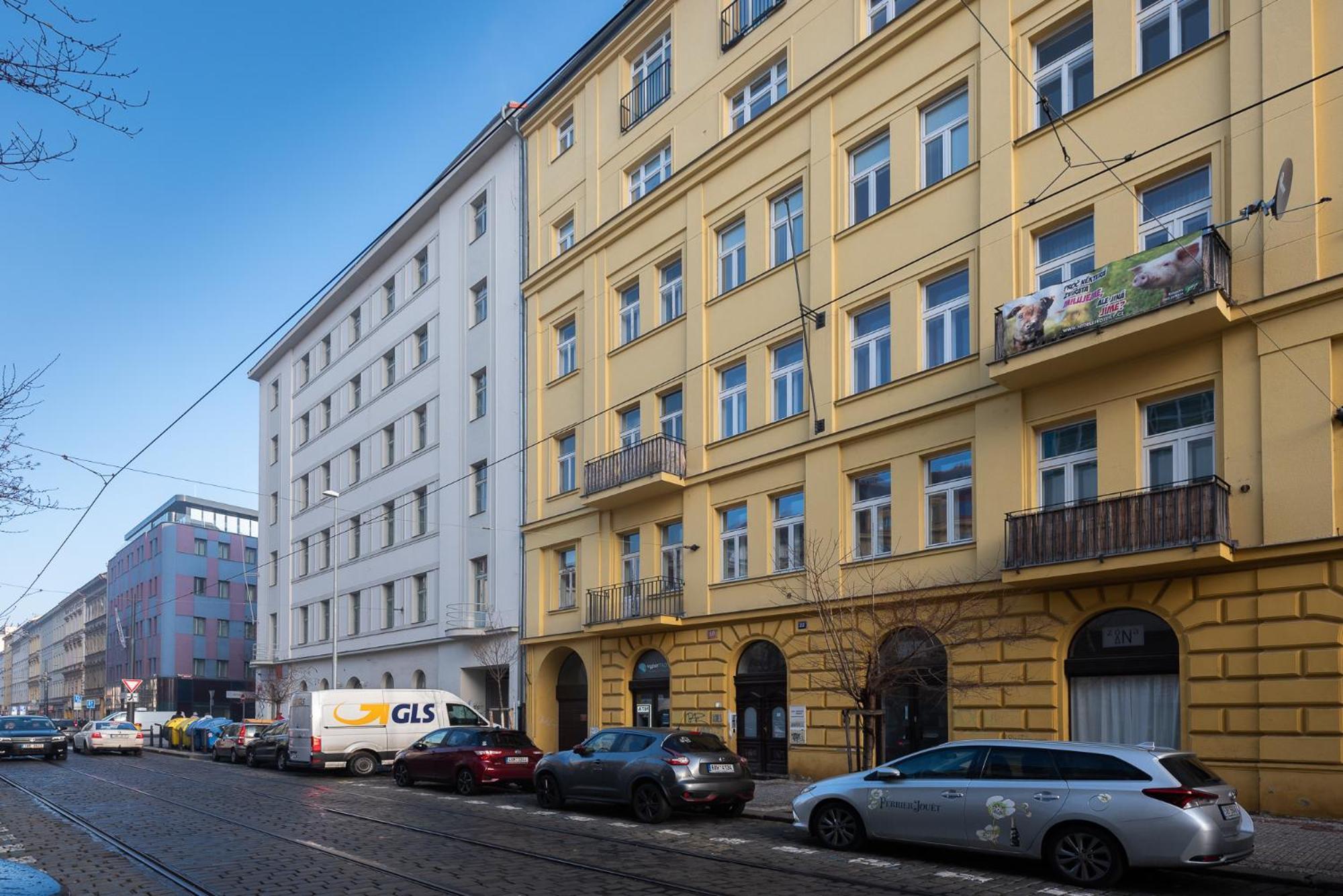 Sunny Safron Apartment プラハ エクステリア 写真